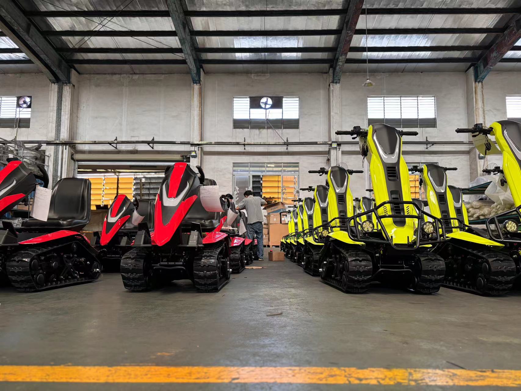 Lô Snowmobiles mới (bể ETV) lăn ra khỏi dây chuyền sản xuất