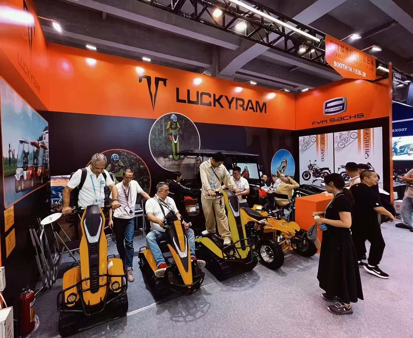 Luckyram ATV bắt mắt của người mua nước ngoài tại Hội chợ Canton 136